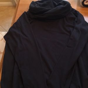 Lululemon woman’s pullover with cinched waist